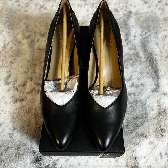 NIB Naturalizer Black Leather Malynn Pumps Block Heels sz 6.5 - Picture 5 of 13